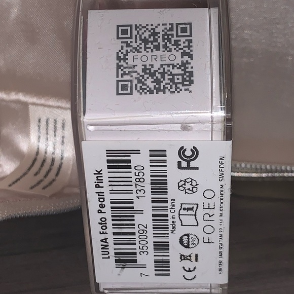 ✨MSRP $89✨ NEW FOREO LUNA™ fofo 2-in-1 24K Smart Facial Silicone Cleansing Brush - Picture 4 of 4